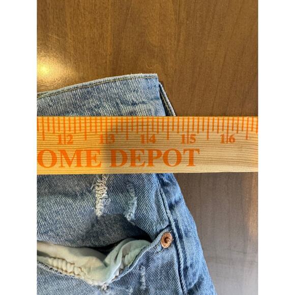 Levi's 501 Midi Shorts - Picture 6 of 6